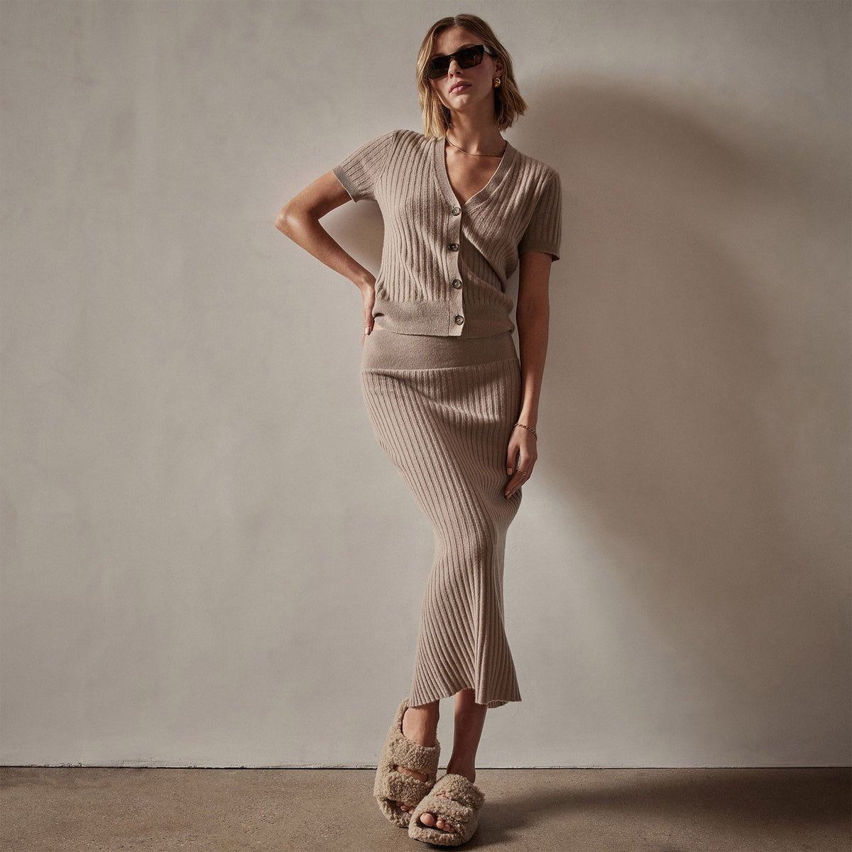 Ribbed Cashmere Pencil Skirt in Mocha | James Perse Los Angeles