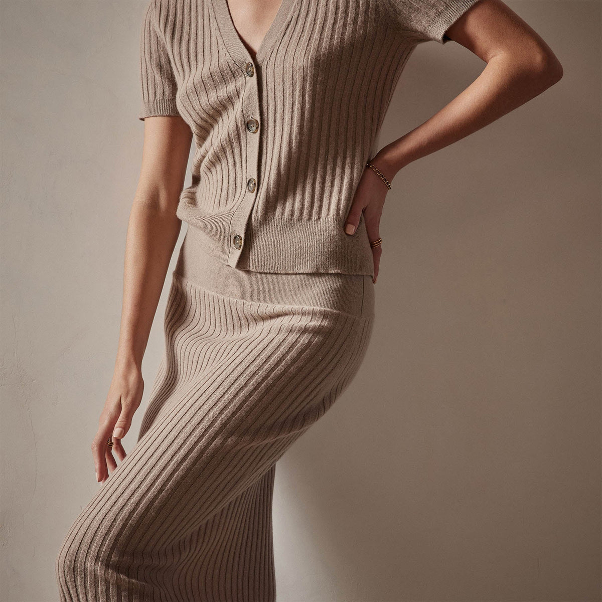 Ribbed Cashmere Pencil Skirt in Mocha | James Perse Los Angeles