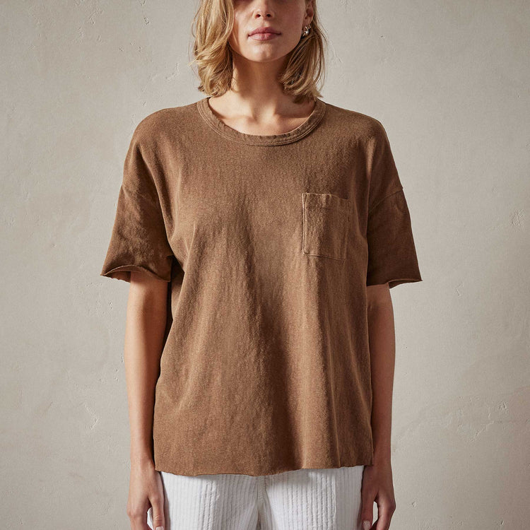 Venice Beach Tee in Gingerbread Pigment | James Perse Los Angeles 