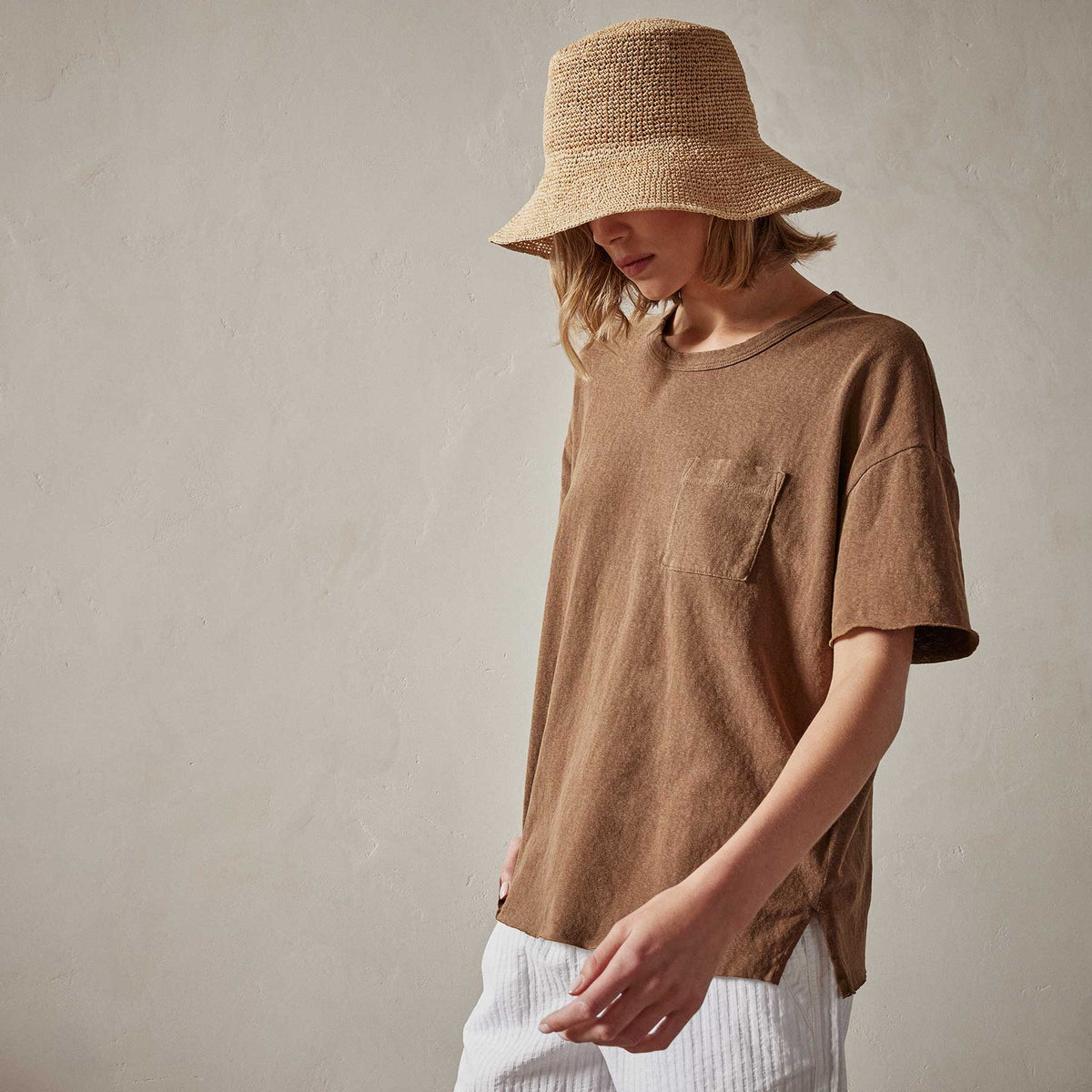 Venice Beach Tee in Gingerbread Pigment | James Perse Los Angeles 