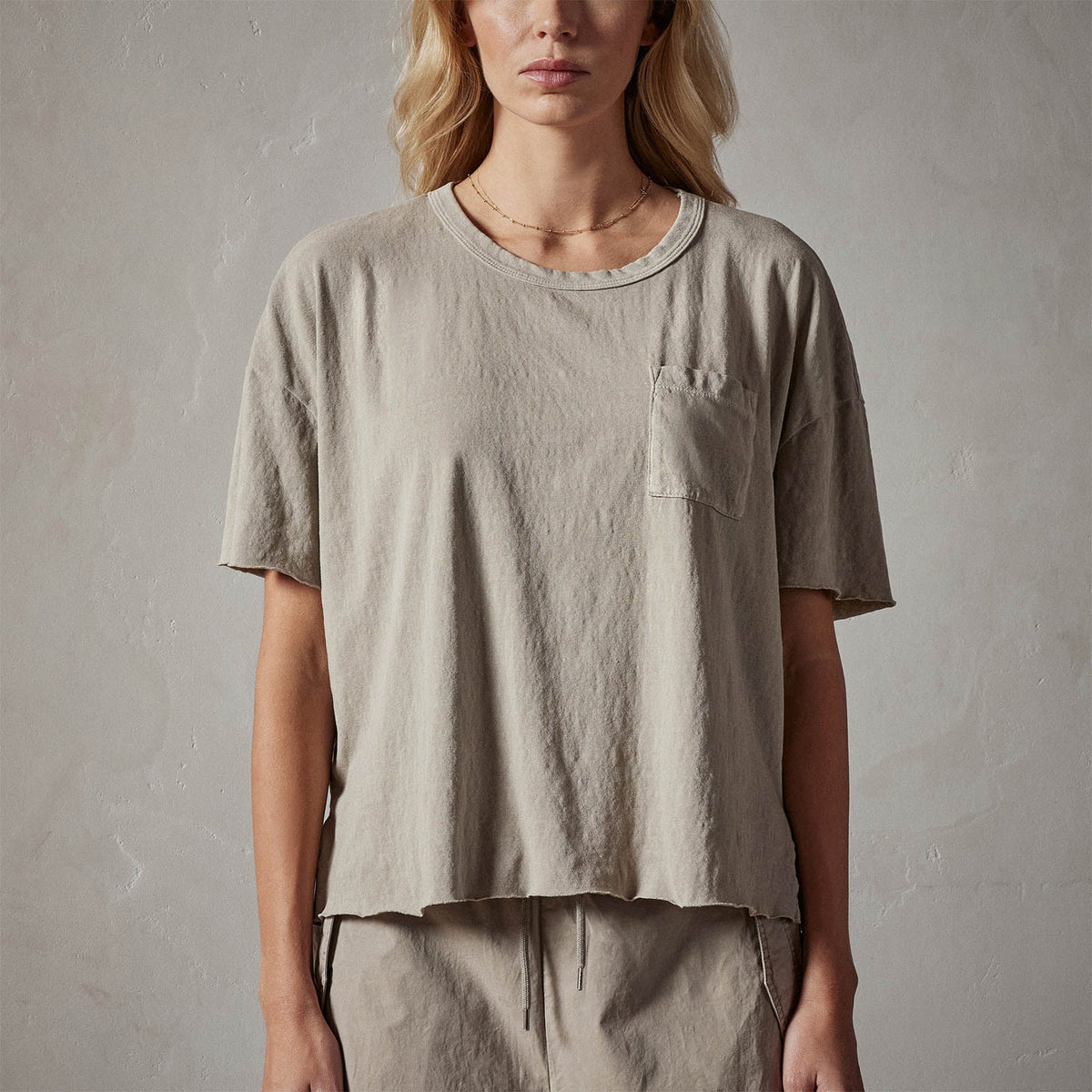 Jersey Relaxed Fit Pocket Tee in String Pigment | James Perse Los Angeles 