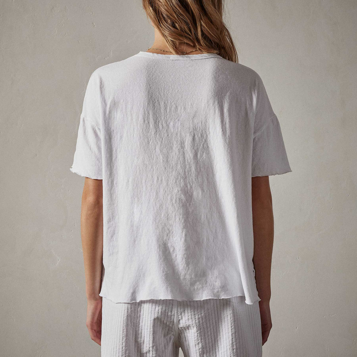 Jersey Relaxed Fit Pocket Tee in White | James Perse Los Angeles 