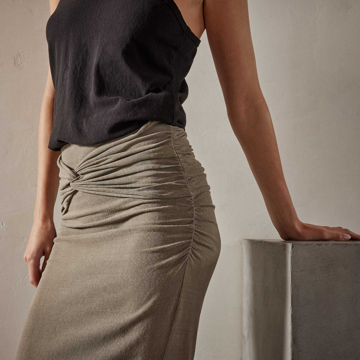 Sunset Skirt in Ammo Pigment | James Perse Los Angeles 