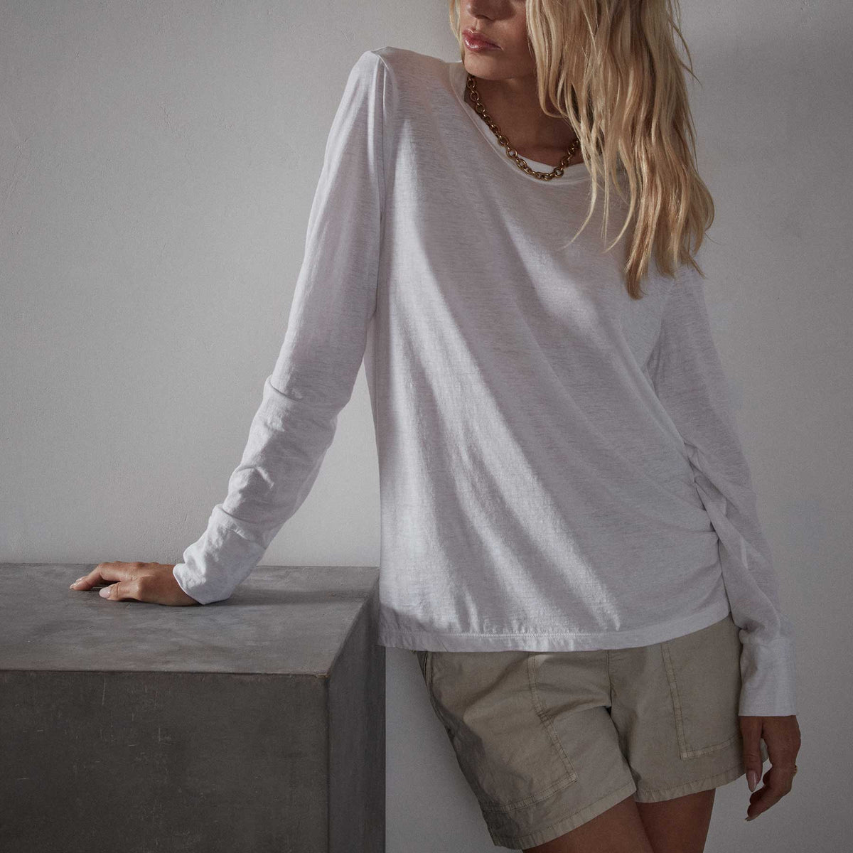 Long Sleeve Lotus Jersey Top in White | James Perse Los Angeles