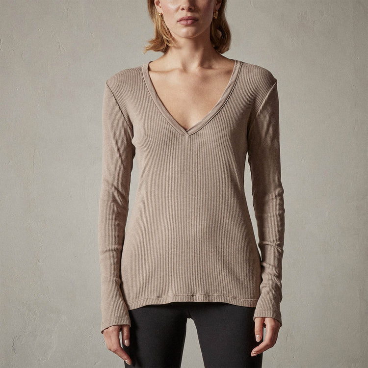 Deep V Long Sleeve Rib Top in Fawn | James Perse Los Angeles