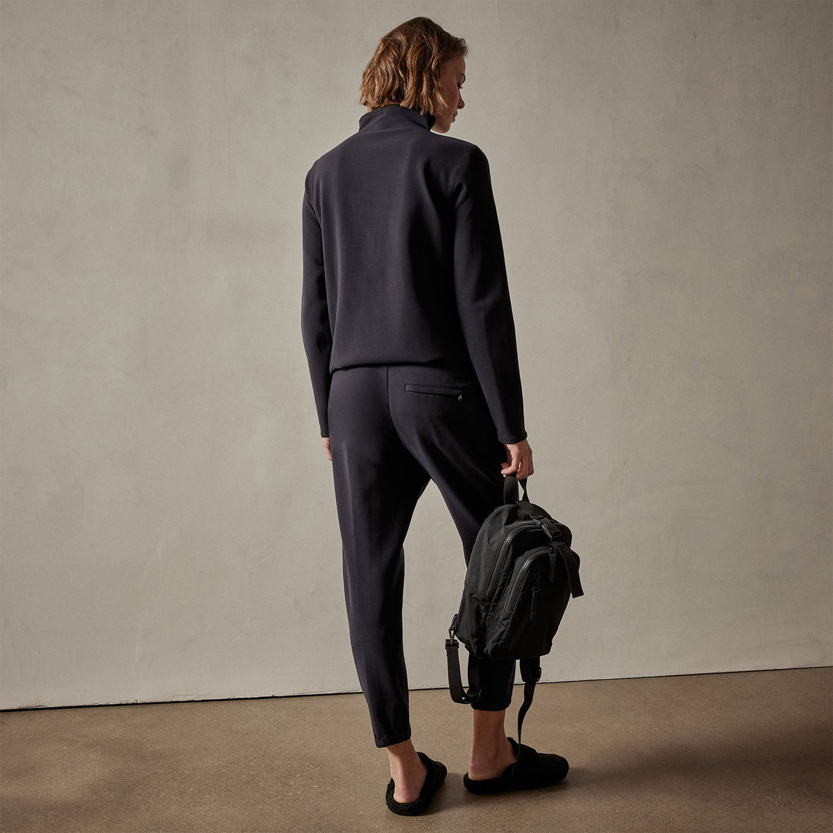 Polar Fleece Pull On Sweat Pant in Black | James Perse Los Angeles