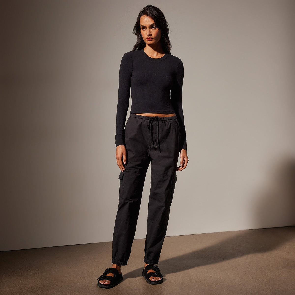 Stretch Poplin Cargo Pant in Black | James Perse in Los Angeles