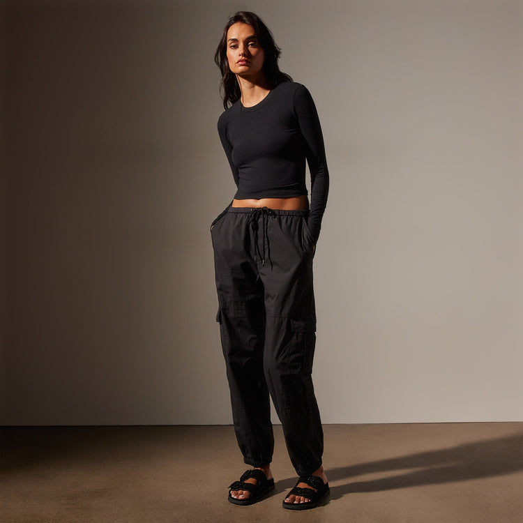 Stretch Poplin Cargo Pant in Black | James Perse in Los Angeles