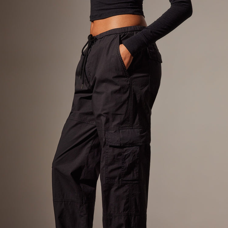 Stretch Poplin Cargo Pant in Black | James Perse in Los Angeles