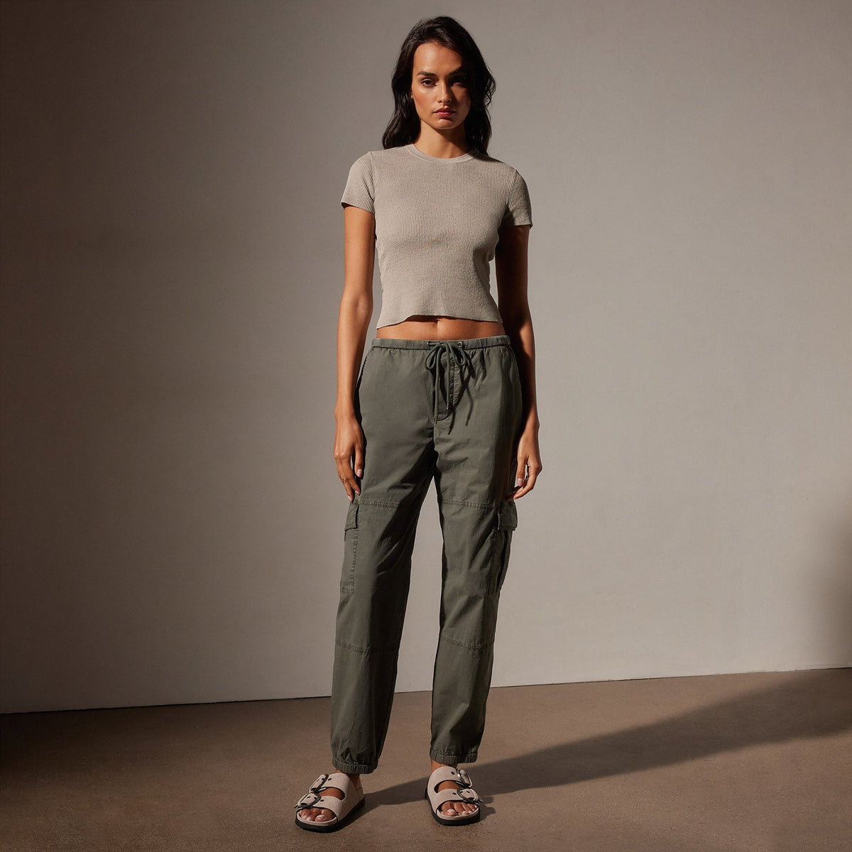 Stretch Poplin Cargo Pant in Palm Pigment | James Perse in Los Angeles