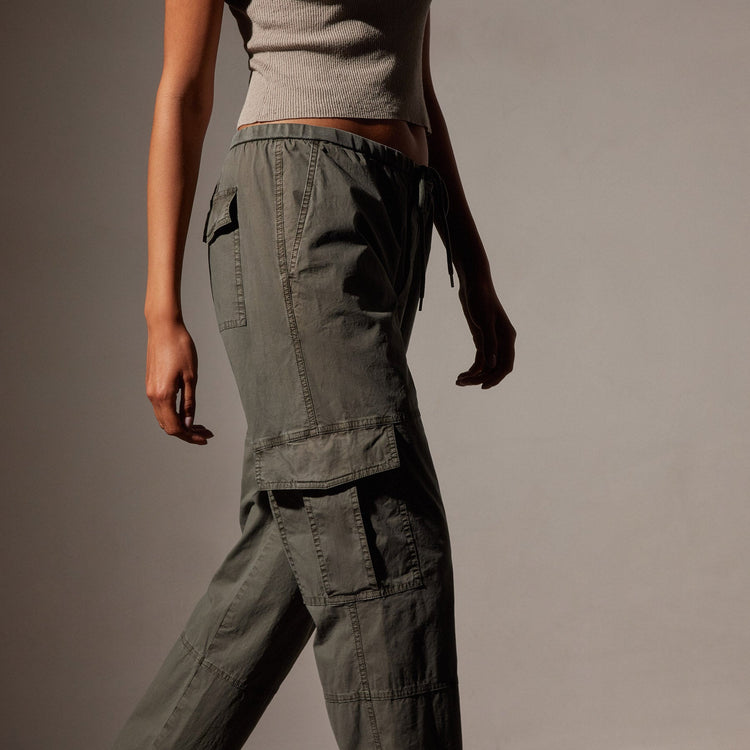 Stretch Poplin Cargo Pant in Palm Pigment | James Perse in Los Angeles