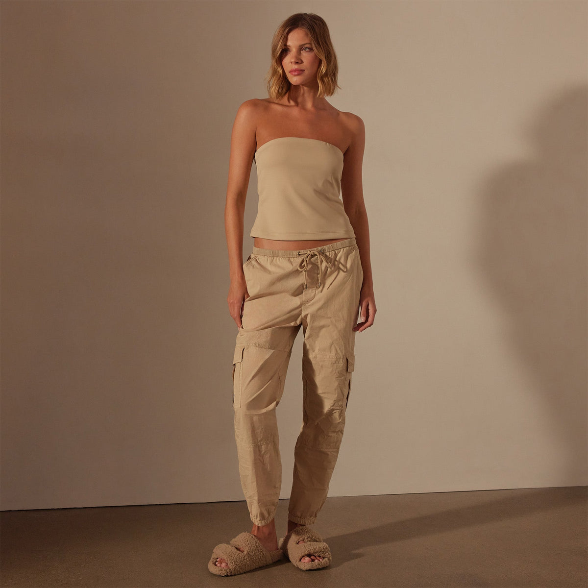 Stretch Poplin Cargo Pant in Sand Dune Pigment | James Perse Los Angeles
