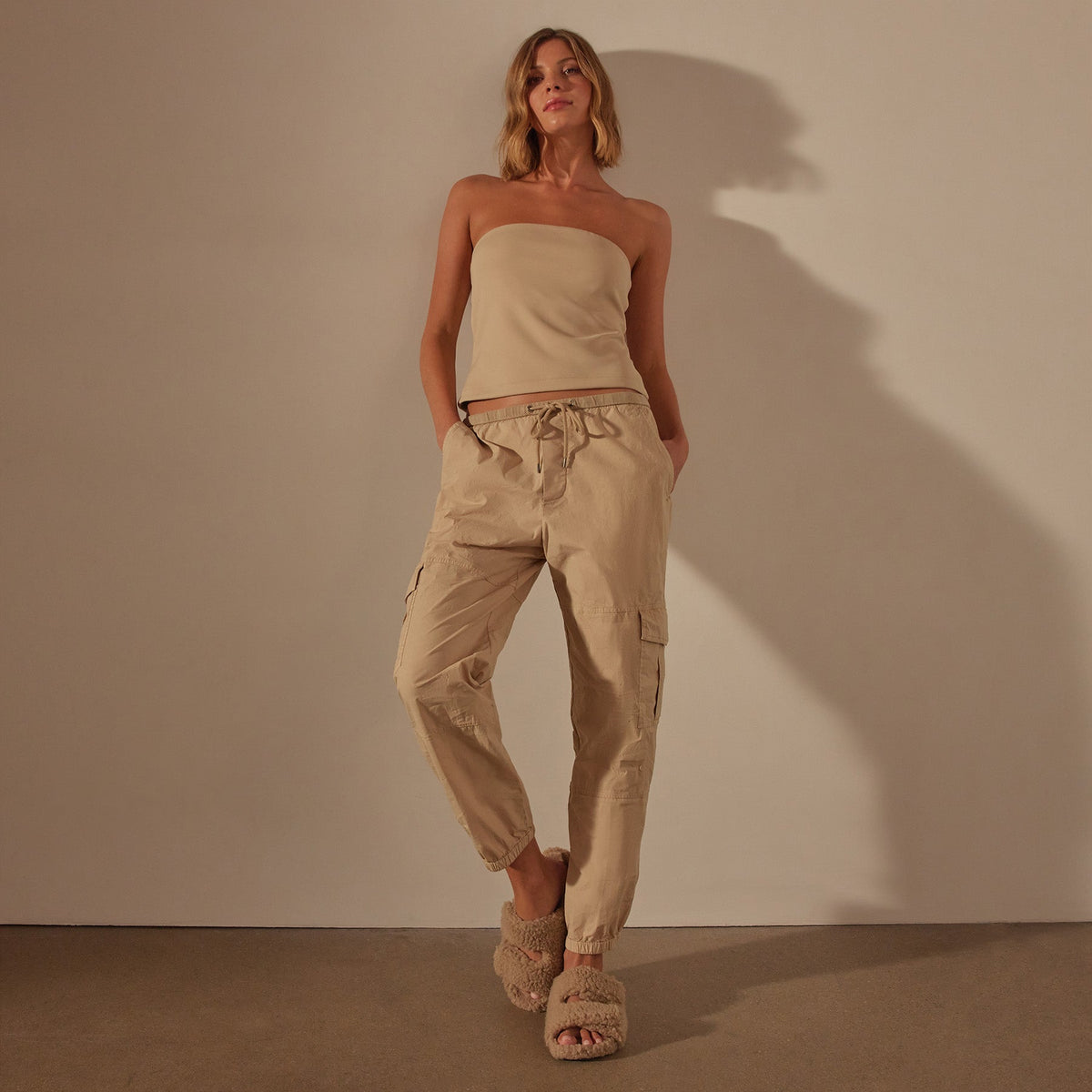 Stretch Poplin Cargo Pant in Sand Dune Pigment | James Perse Los Angeles