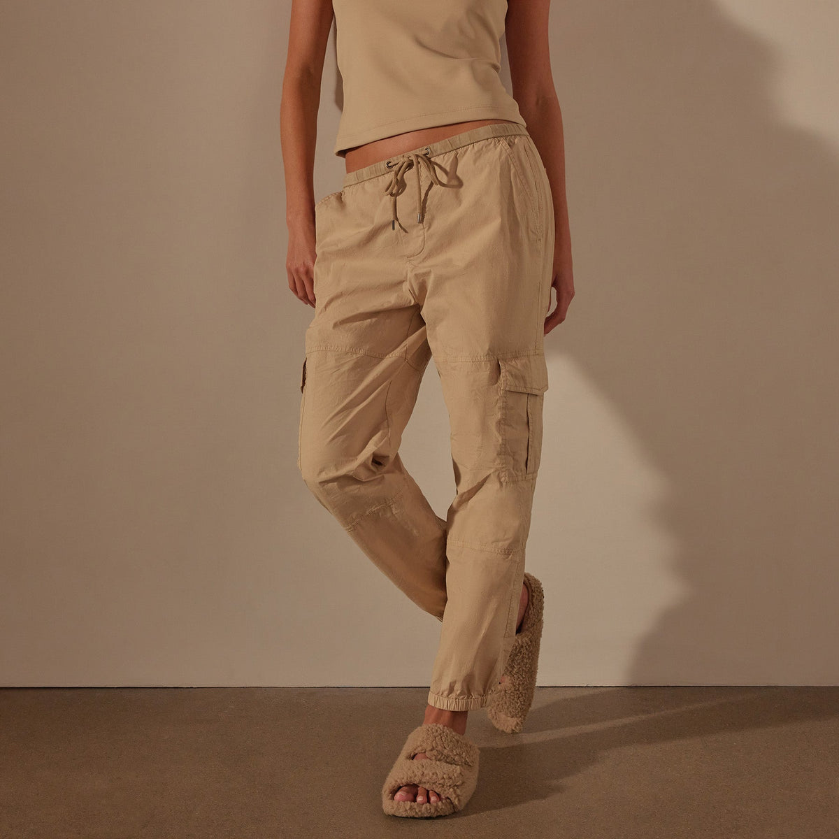 Stretch Poplin Cargo Pant in Sand Dune Pigment | James Perse Los Angeles