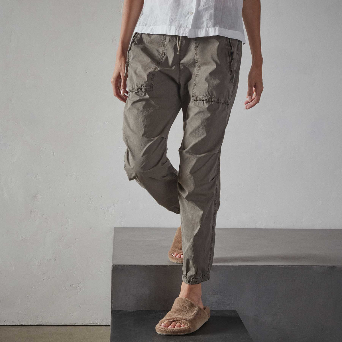 Zip Pocket Utility Pant - Platoon Pigment | James Perse Los Angeles