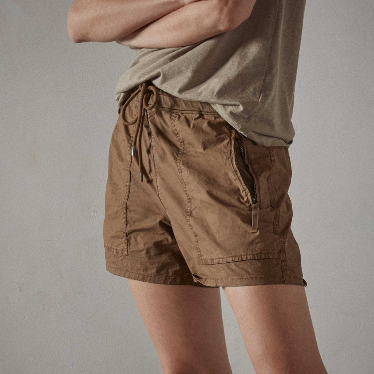 Zip Pocket Utility Short - Acorn Pigment | James Perse Los Angeles