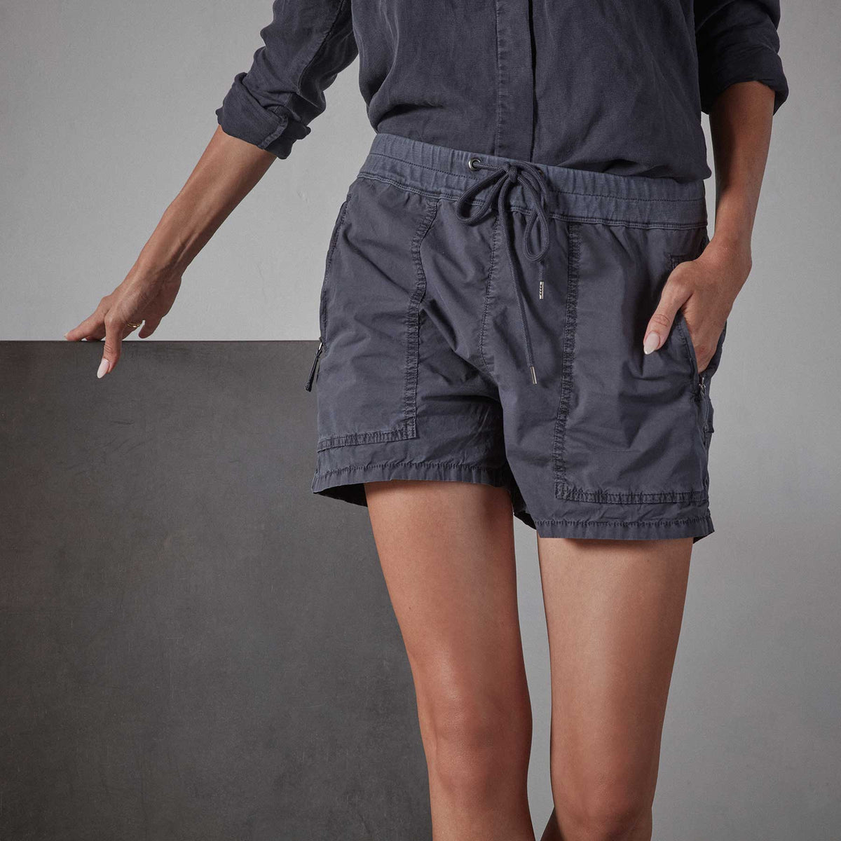 Zip Pocket Utility Short - Titan Pigment | James Perse Los Angeles