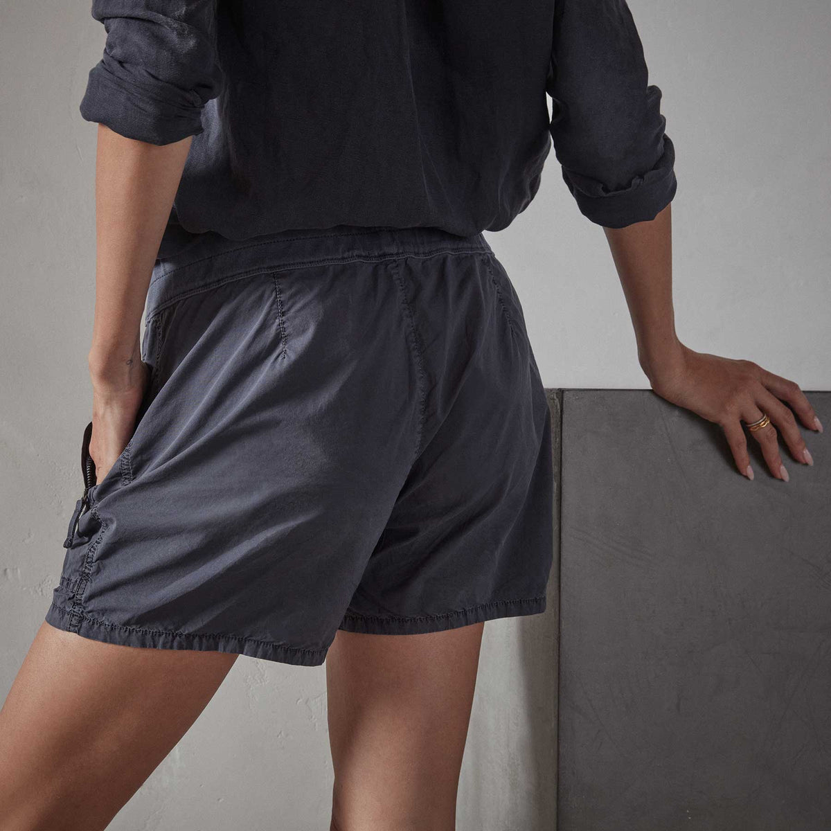 Zip Pocket Utility Short - Titan Pigment | James Perse Los Angeles