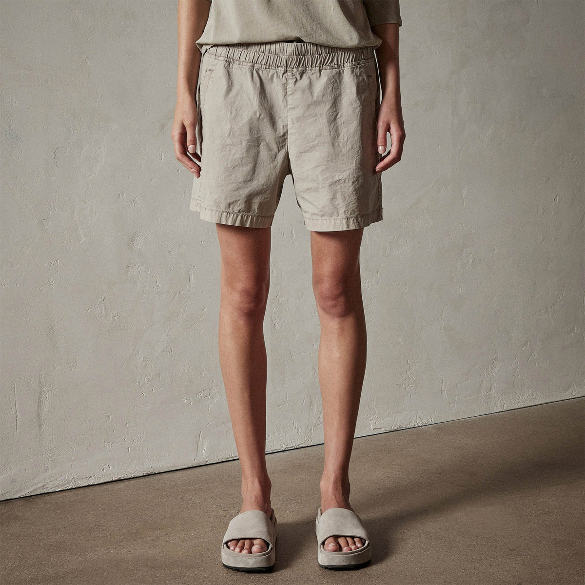 Parachute Short in Mineral Pigment | James Perse Los Angeles