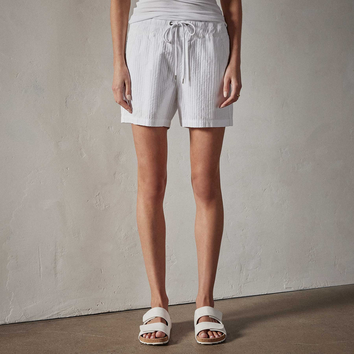 Seersucker Short in White | James Perse Los Angeles 