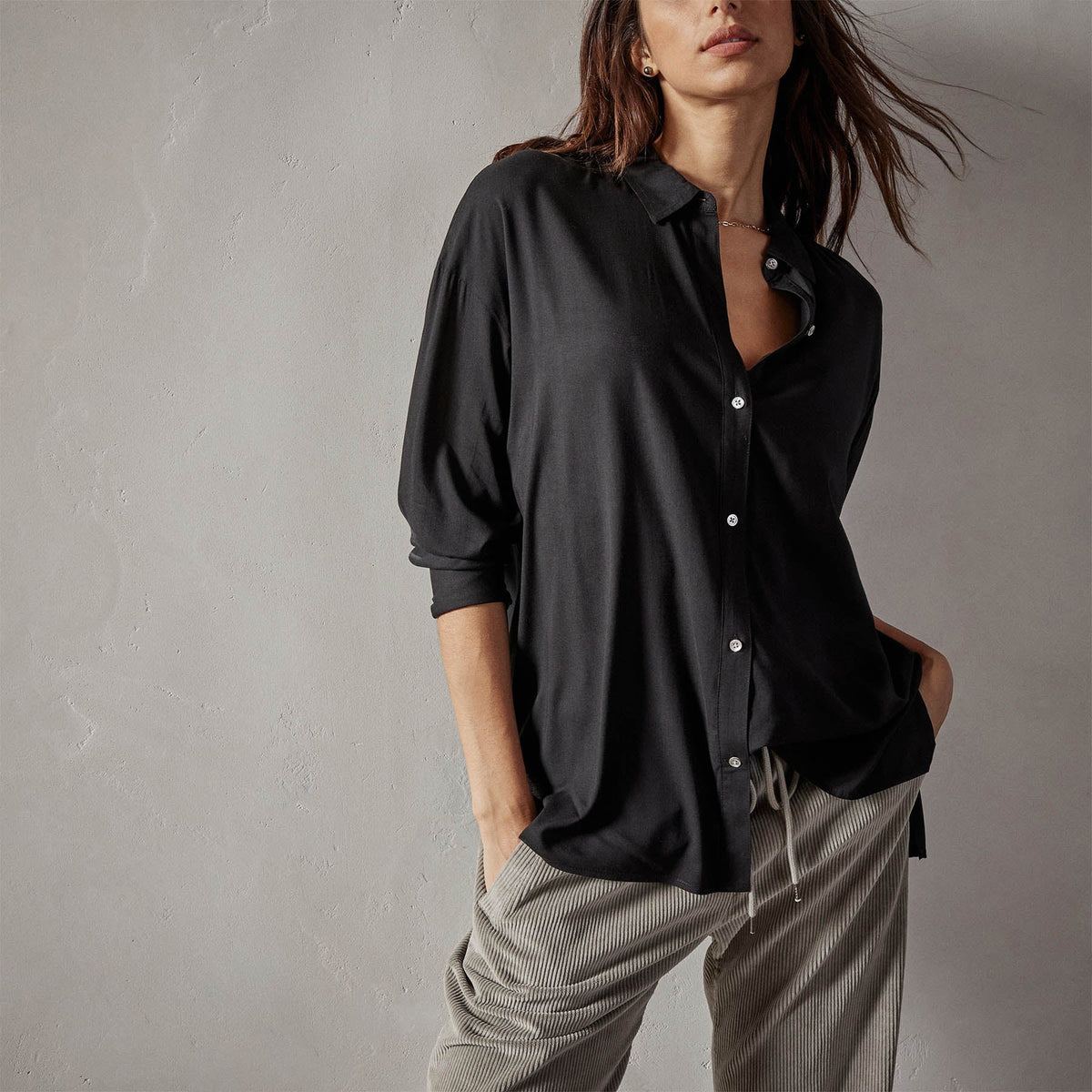 Stretch Viscose Shirt in Black | James Perse Los Angeles