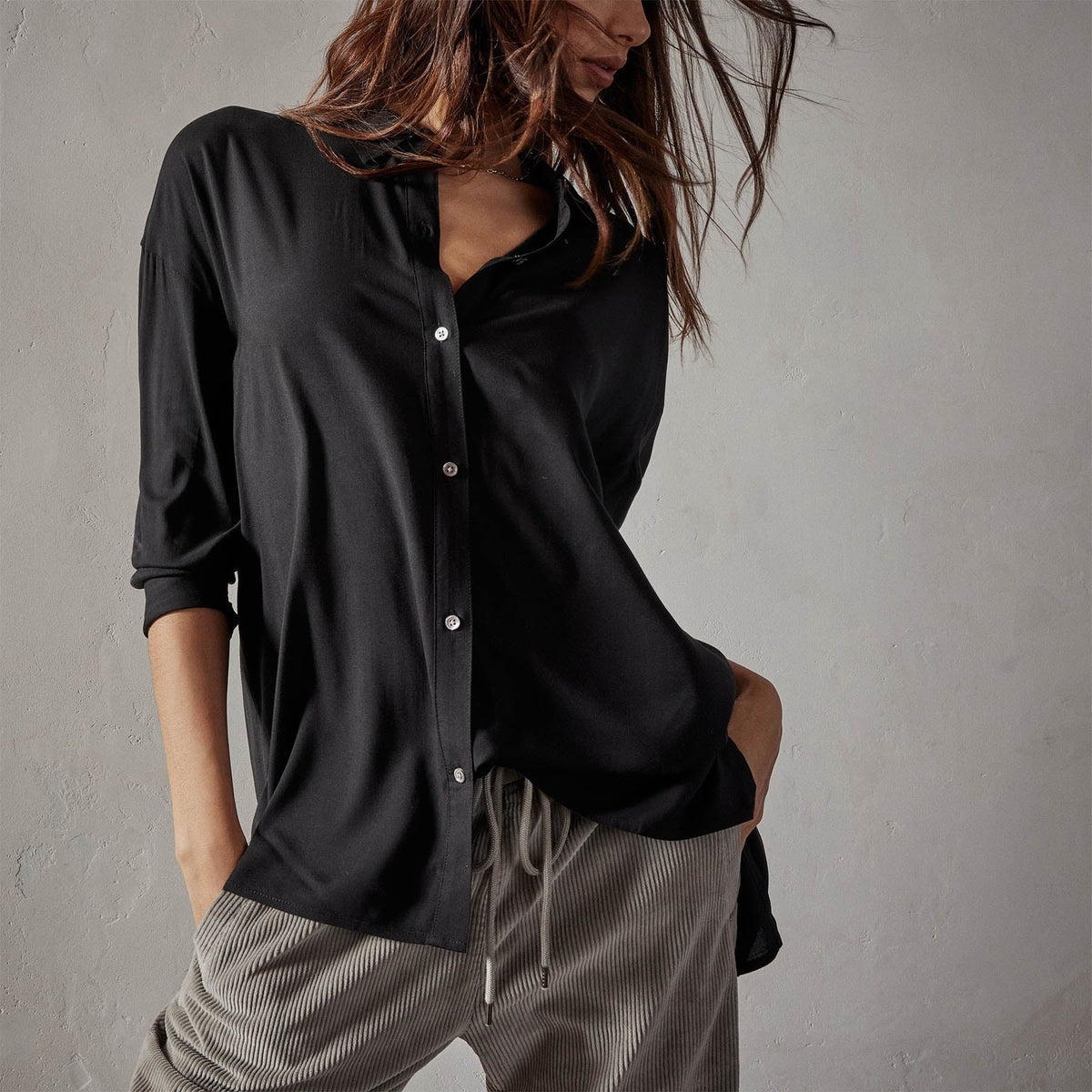 Stretch Viscose Shirt in Black | James Perse Los Angeles