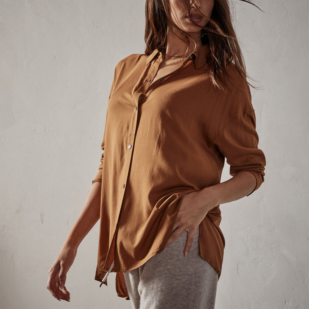 Stretch Viscose Shirt in Copper | James Perse Los Angeles