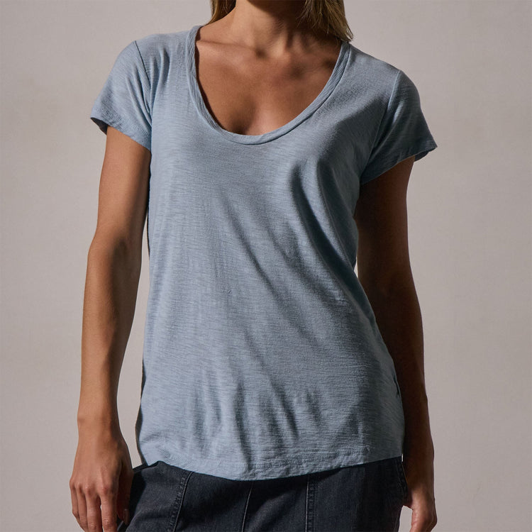 Cotton Crepe Deep Uneck Tee in Azure | James Perse Los Angeles