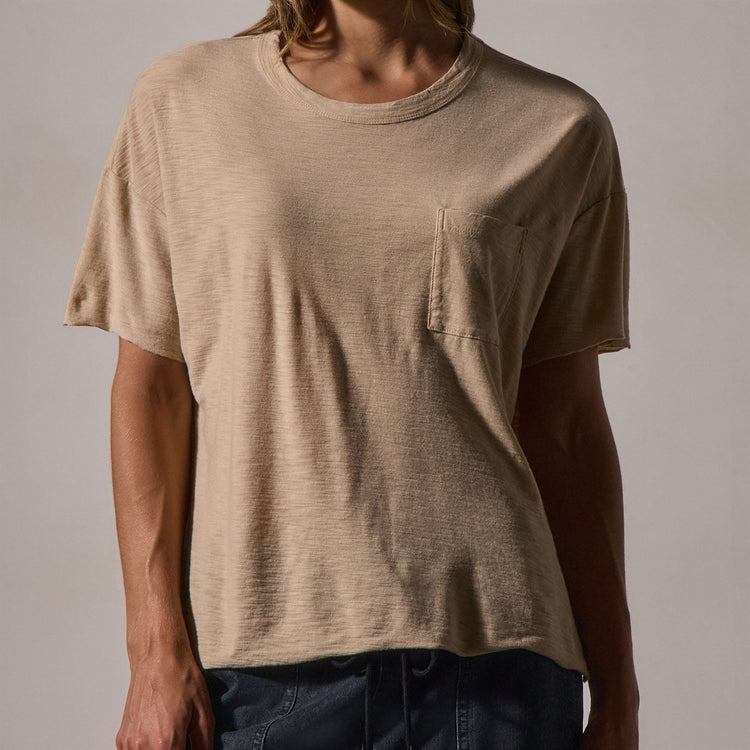 Short Sleeve Pocket Tee in Sand Dune | James Perse Los Angeles