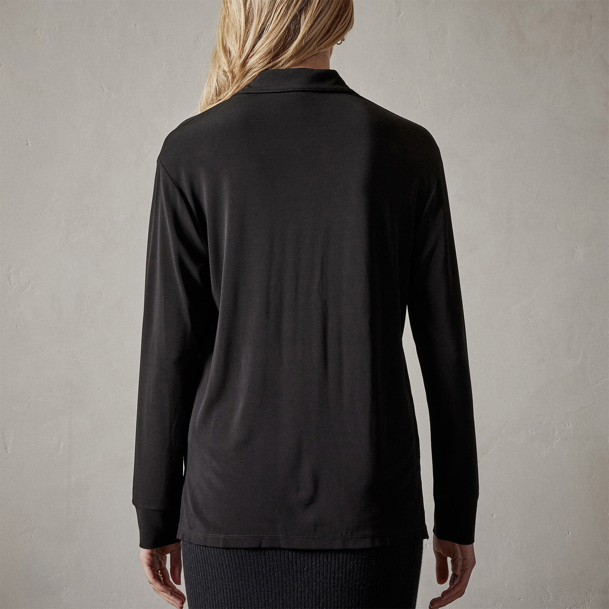Stretch Matte Jersey Shirt in Black | James Perse Los Angeles 