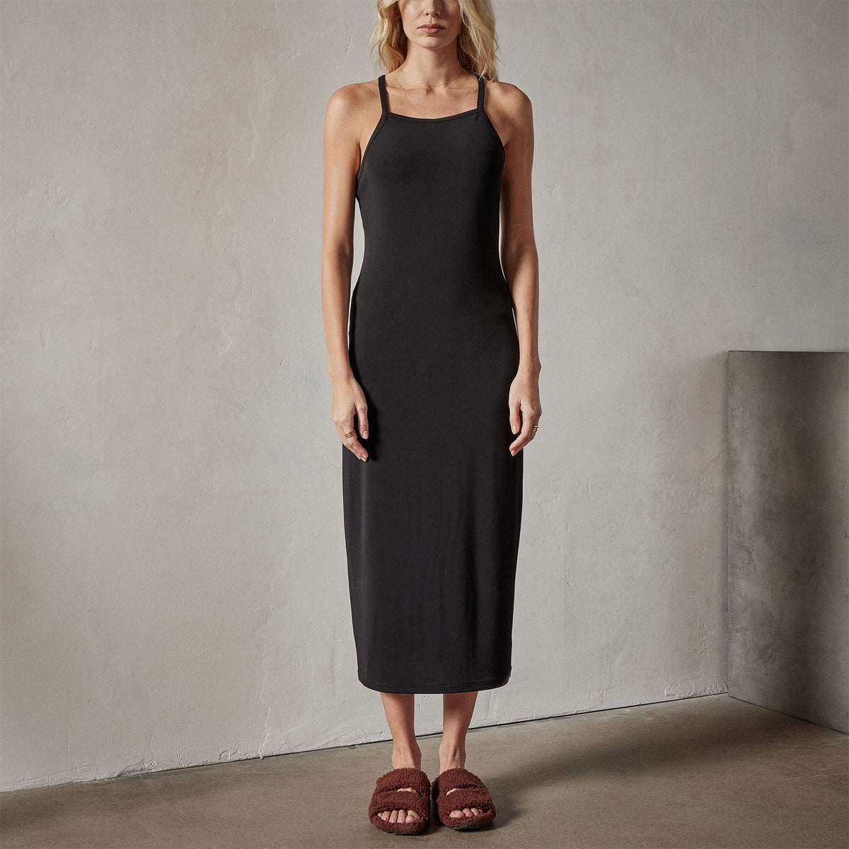 Matte Jersey Apron Dress in Black | James Perse Los Angeles 