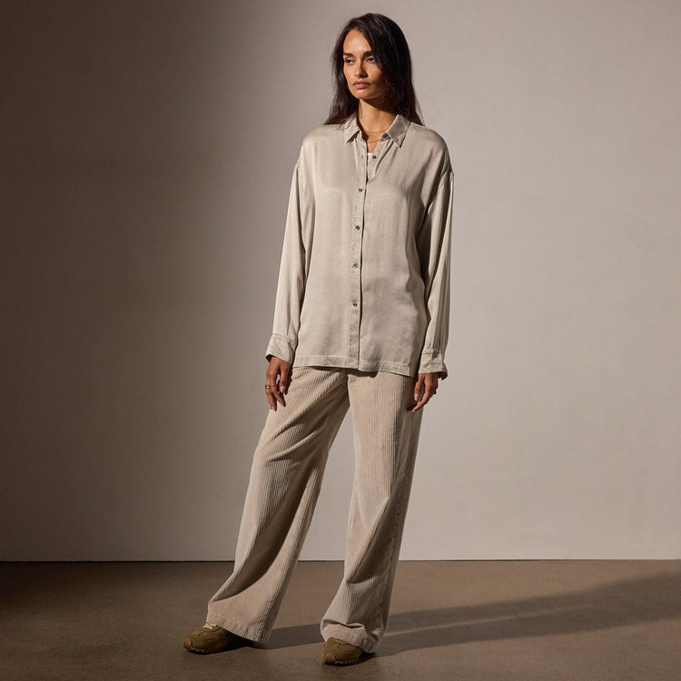 Satin Oversized Shirt in Putty Pigment | James Perse Los Angeles