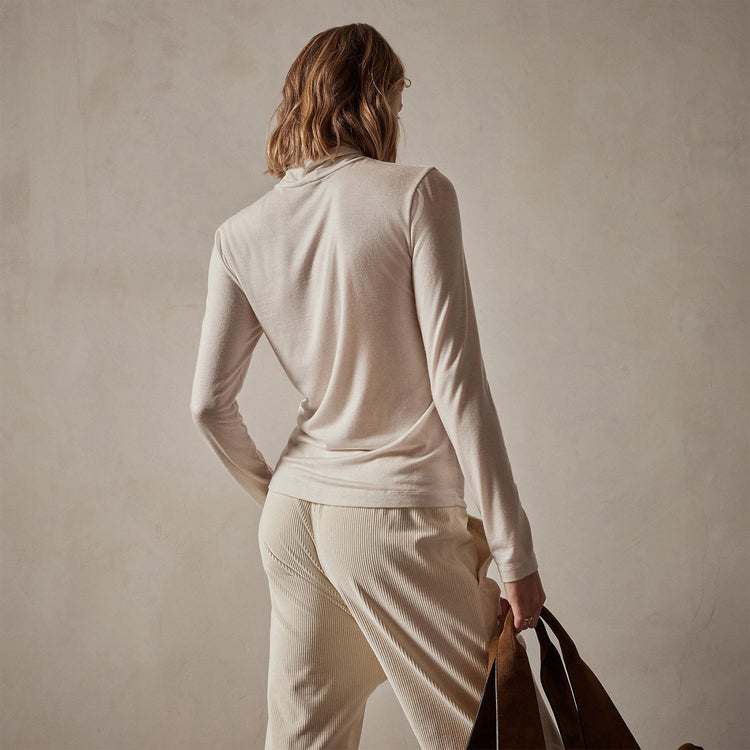 Tencel Cashmere Turtleneck in Canvas | James Perse Los Angeles