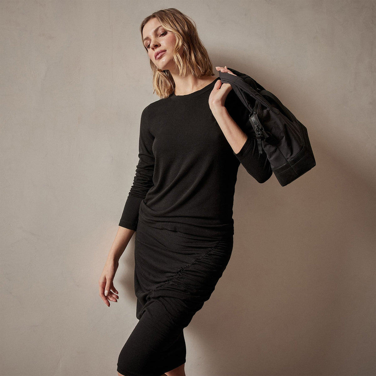 Tencel Cashmere Crewneck in Black | James Perse Los Angeles