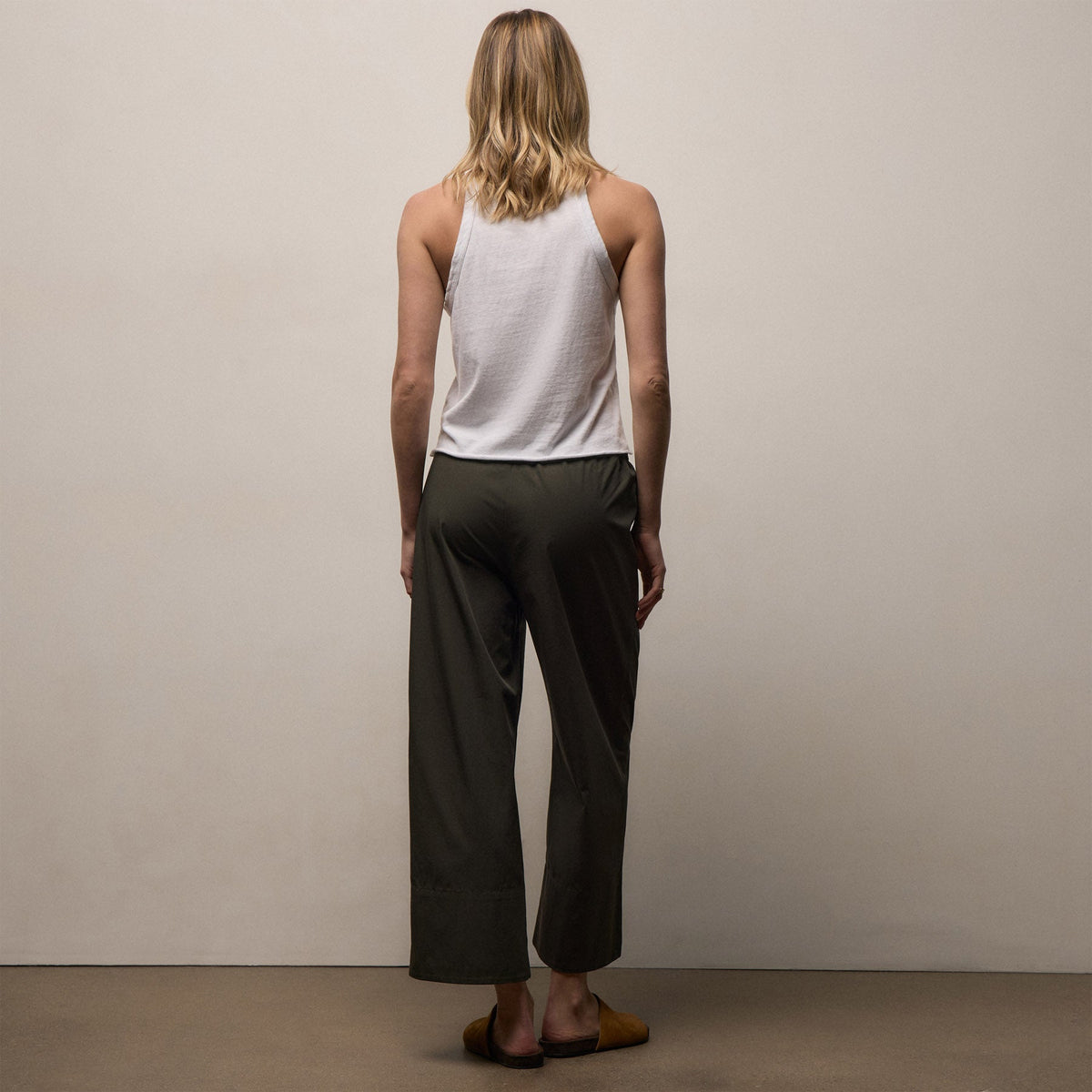 Fine Cotton Twill Crop Pant in Dark Olive | James Perse Los Angeles