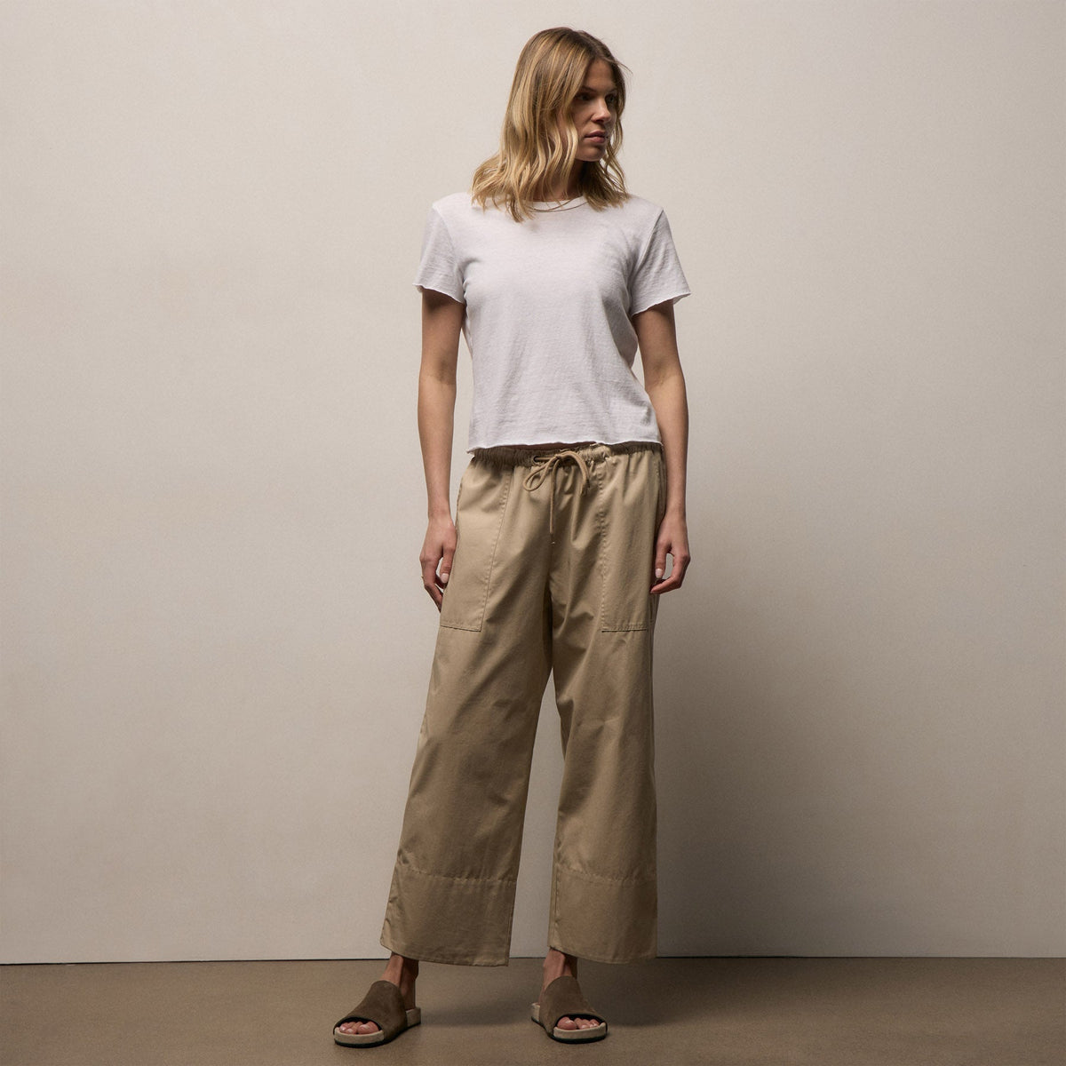 Fine Cotton Twill Crop Pant in Light Khaki | James Perse Los Angeles