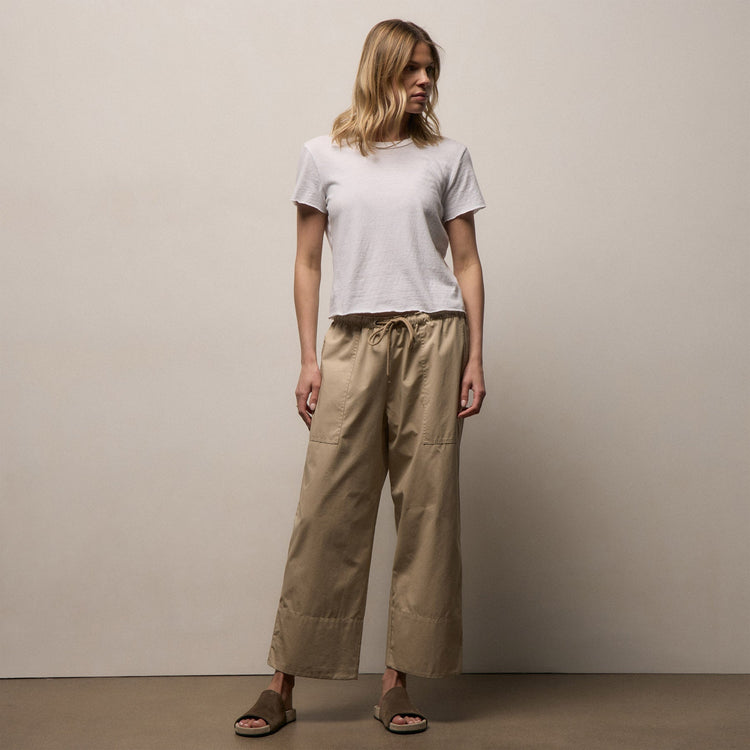 Fine Cotton Twill Crop Pant in Light Khaki | James Perse Los Angeles