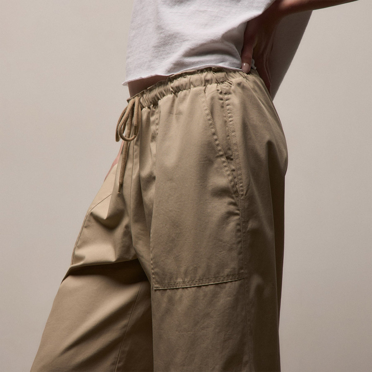 Fine Cotton Twill Crop Pant in Light Khaki | James Perse Los Angeles