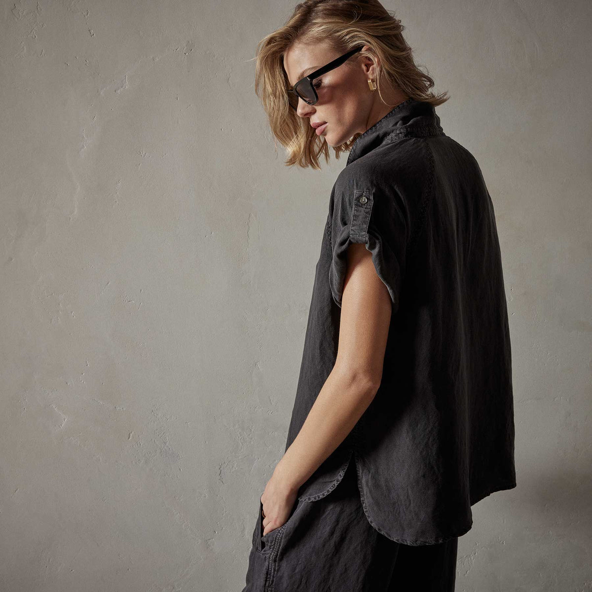 Cortez Linen Shirt  in Magma Pigment | James Perse Los Angeles