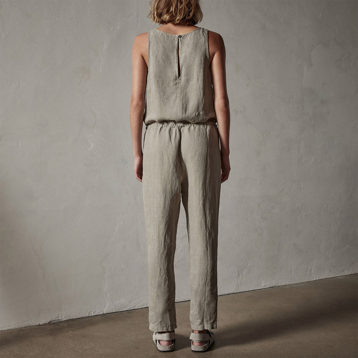 Tencel Linen Blend Romper in Silt Pigment | James Perse Los Angeles