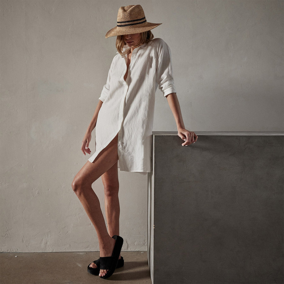 Pacific Linen Shirt Dress in Everest White Pigment | James Perse Los Angeles