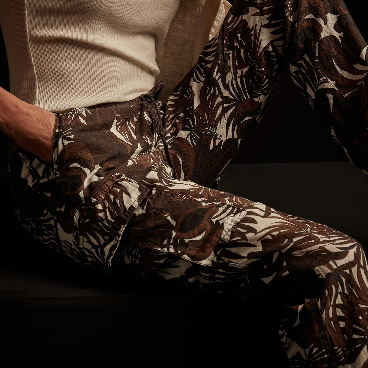 Tropical Print Linen Cargo Pant - Kona | James Perse Los Angeles