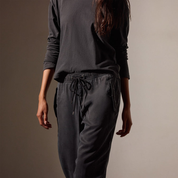 Tencel Sateen Flight Pant in Magma | James Perse Los Angeles