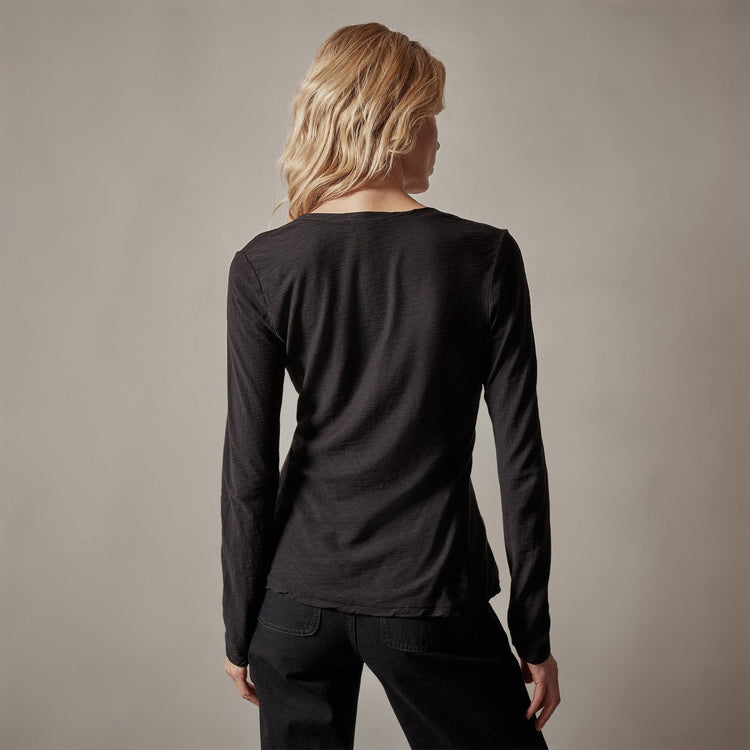 Sheer Slub Long Sleeve V Neck Tee in Black | James Perse Los Angeles