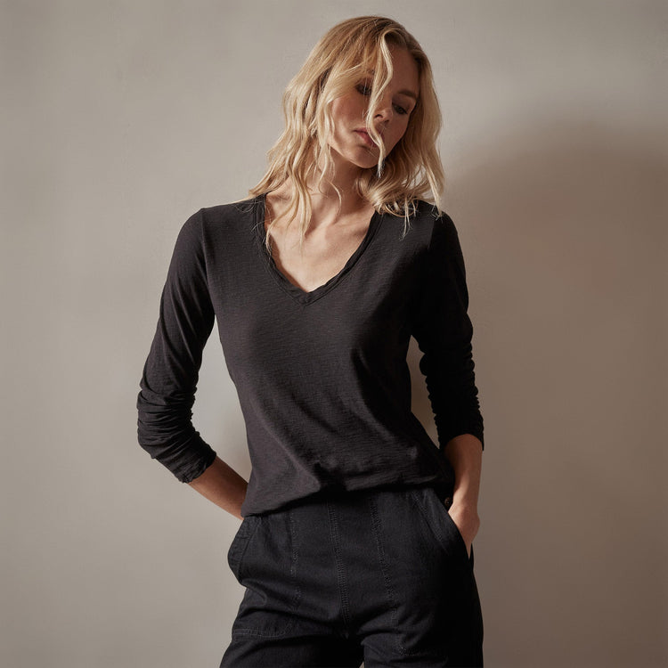 Sheer Slub Long Sleeve V Neck Tee in Black | James Perse Los Angeles