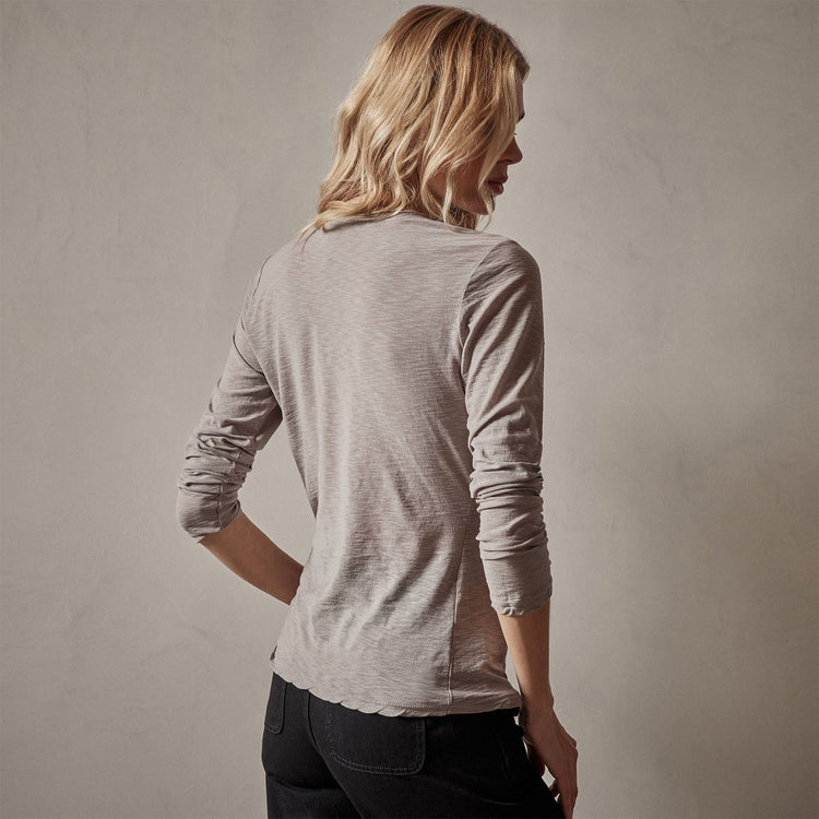 Sheer Slub Long Sleeve V Neck Tee in Dapple | James Perse Los Angeles