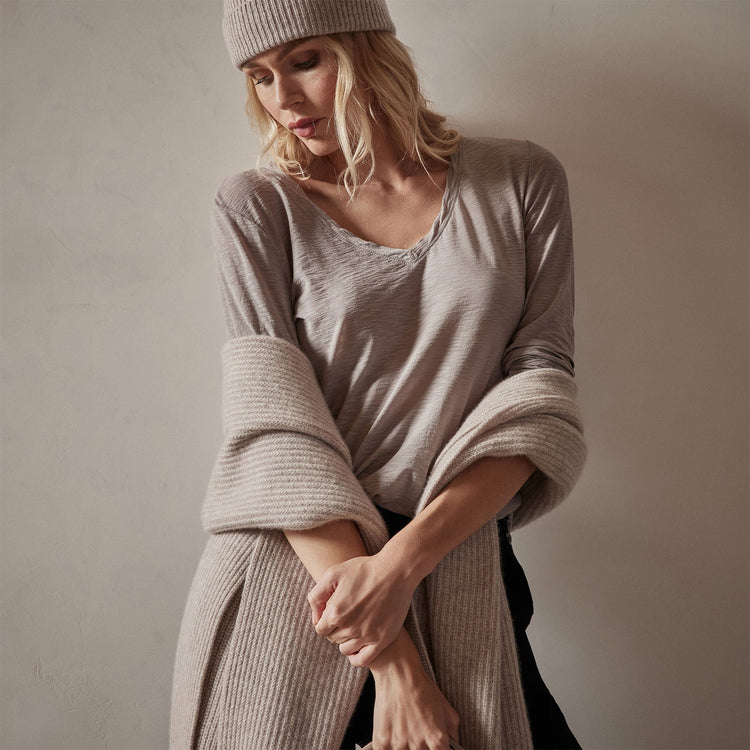 Sheer Slub Long Sleeve V Neck Tee in Dapple | James Perse Los Angeles