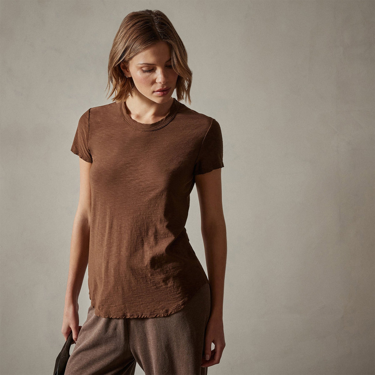 Sheer Slub Crew Neck Tee in Fox | James Perse Los Angeles