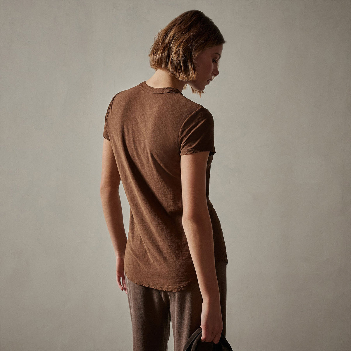 Sheer Slub Crew Neck Tee in Fox | James Perse Los Angeles