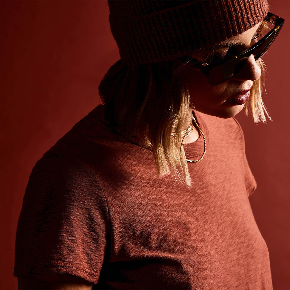 Sheer Slub Crew Neck Tee in Goji | James Perse Los Angeles